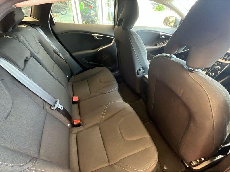 Volvo V40 D2 Geartronic Kinetic