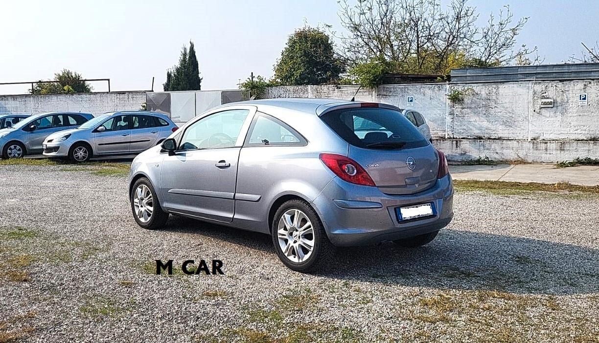 Opel Corsa 1.2 3 porte Sport