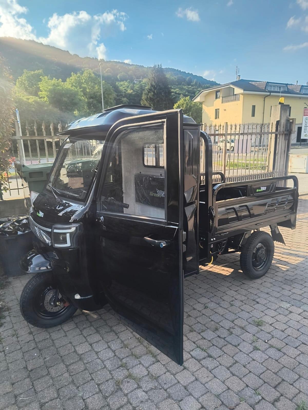 MOTOCARRO ELETTRICO CABINATO CASSONE RIBALTABILE