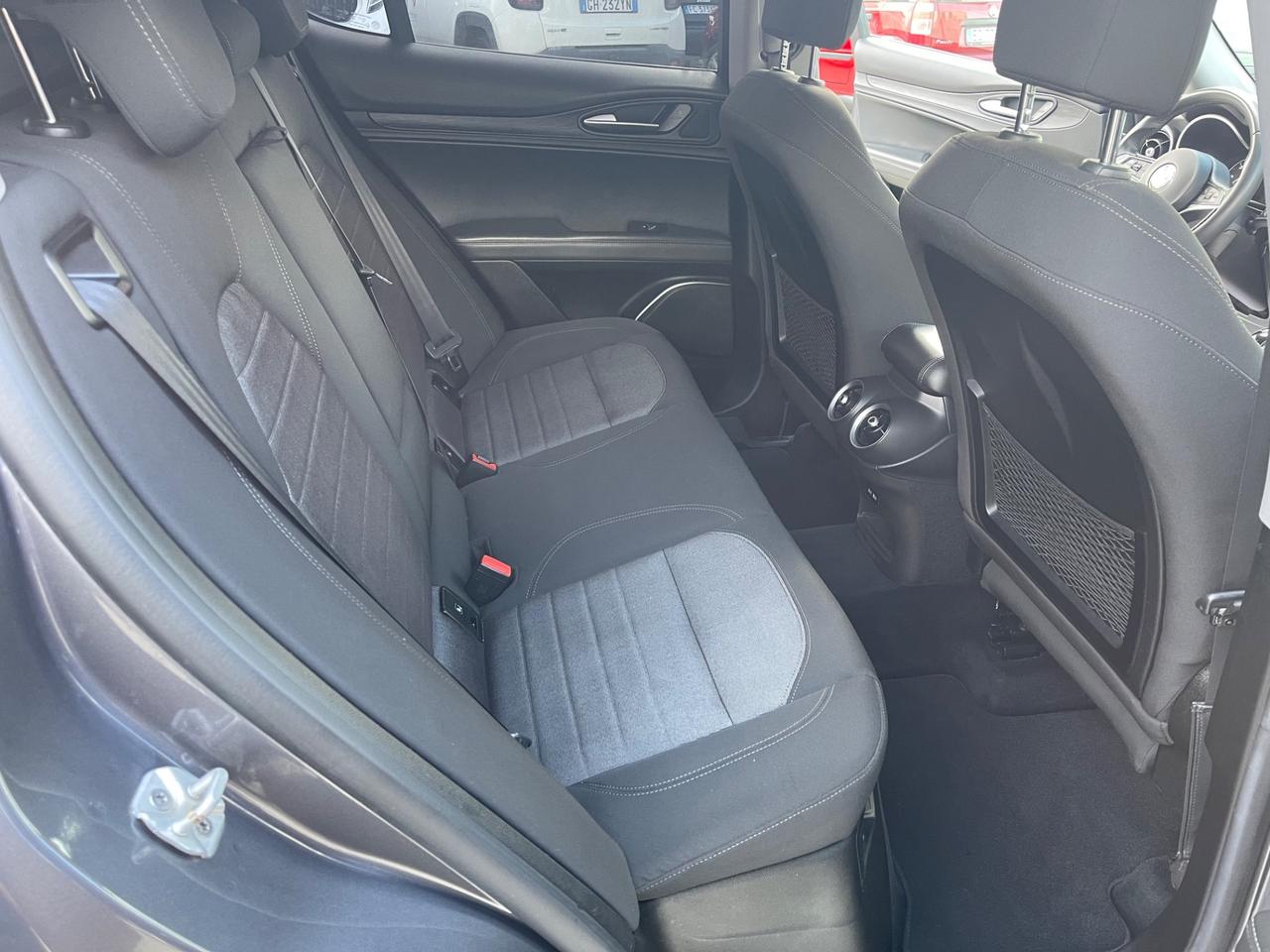 Alfa Romeo Stelvio 2.2 Turbodiesel 180 CV AT8 Q4 Business