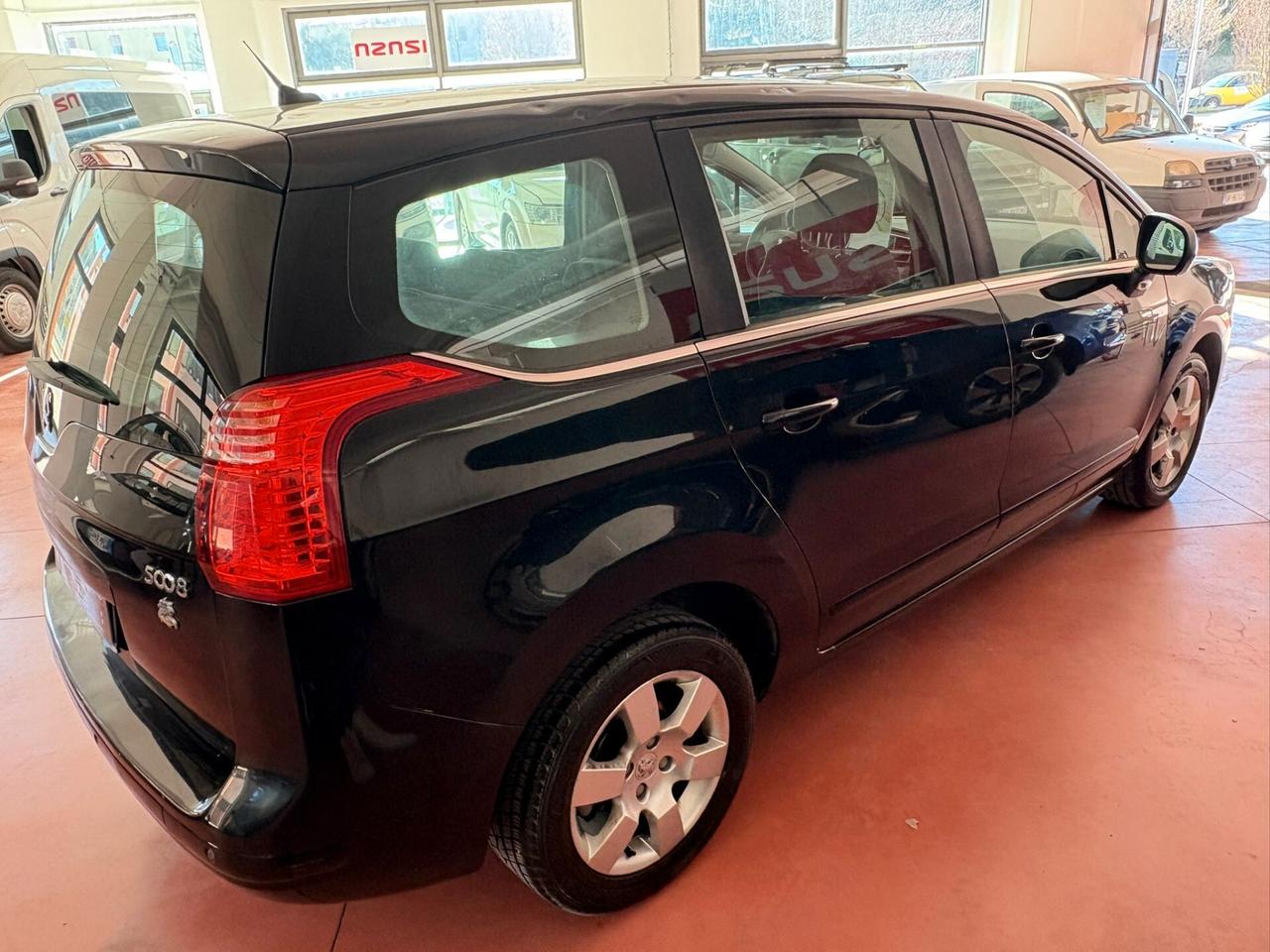 PEUGEOT 5008 DIESEL HDi 1.6 CV112 con Km 185.832 certificati Garanzia 12 mesi