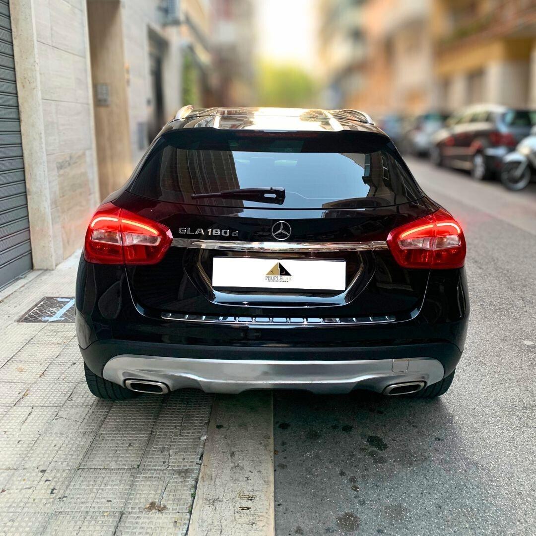 Mercedes-Benz GLA 180 D Sport