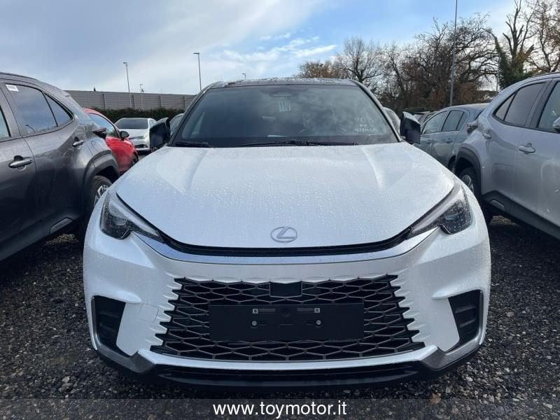 Lexus LBX Hybrid Emotion