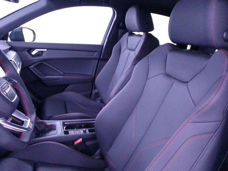 Audi Q3 Sportback 40 2.0 tdi Identity Black quattro 193cv s-tronic