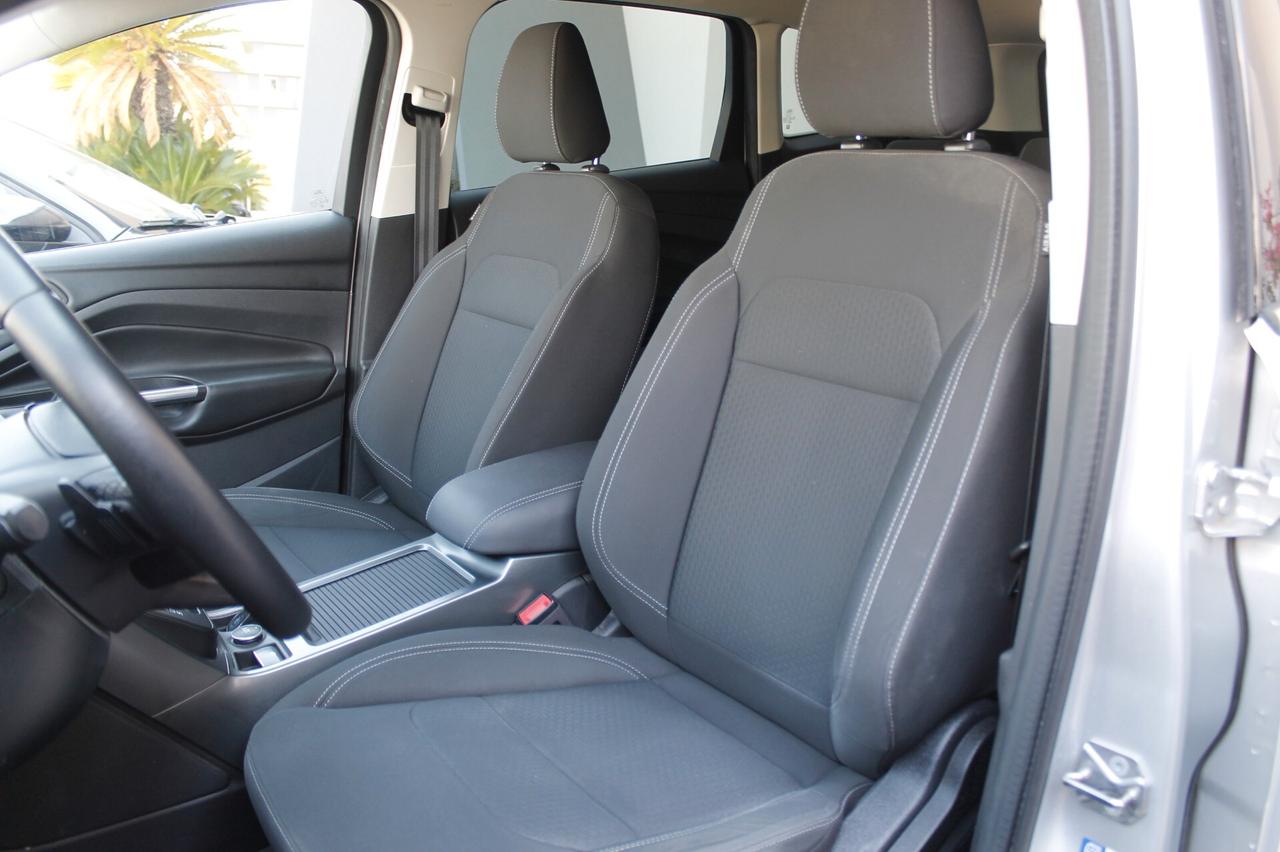 Ford Kuga 1.5 TDCI 120 CV S&S 2WD Powershift Titanium