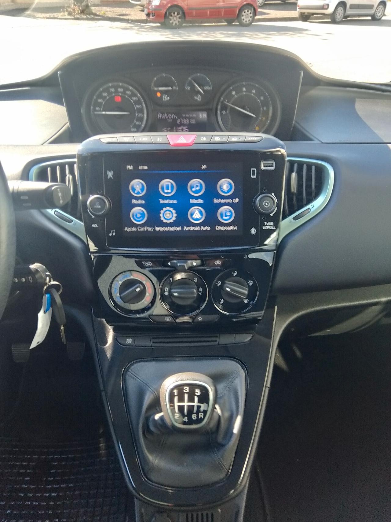 Lancia Ypsilon 1.0 FireFly 5 porte S&S Hybrid Gold