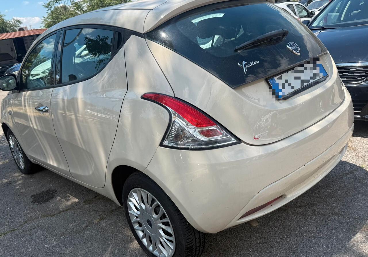 Lancia Ypsilon 1.2 69 CV 5 porte GPL Ecochic Silver