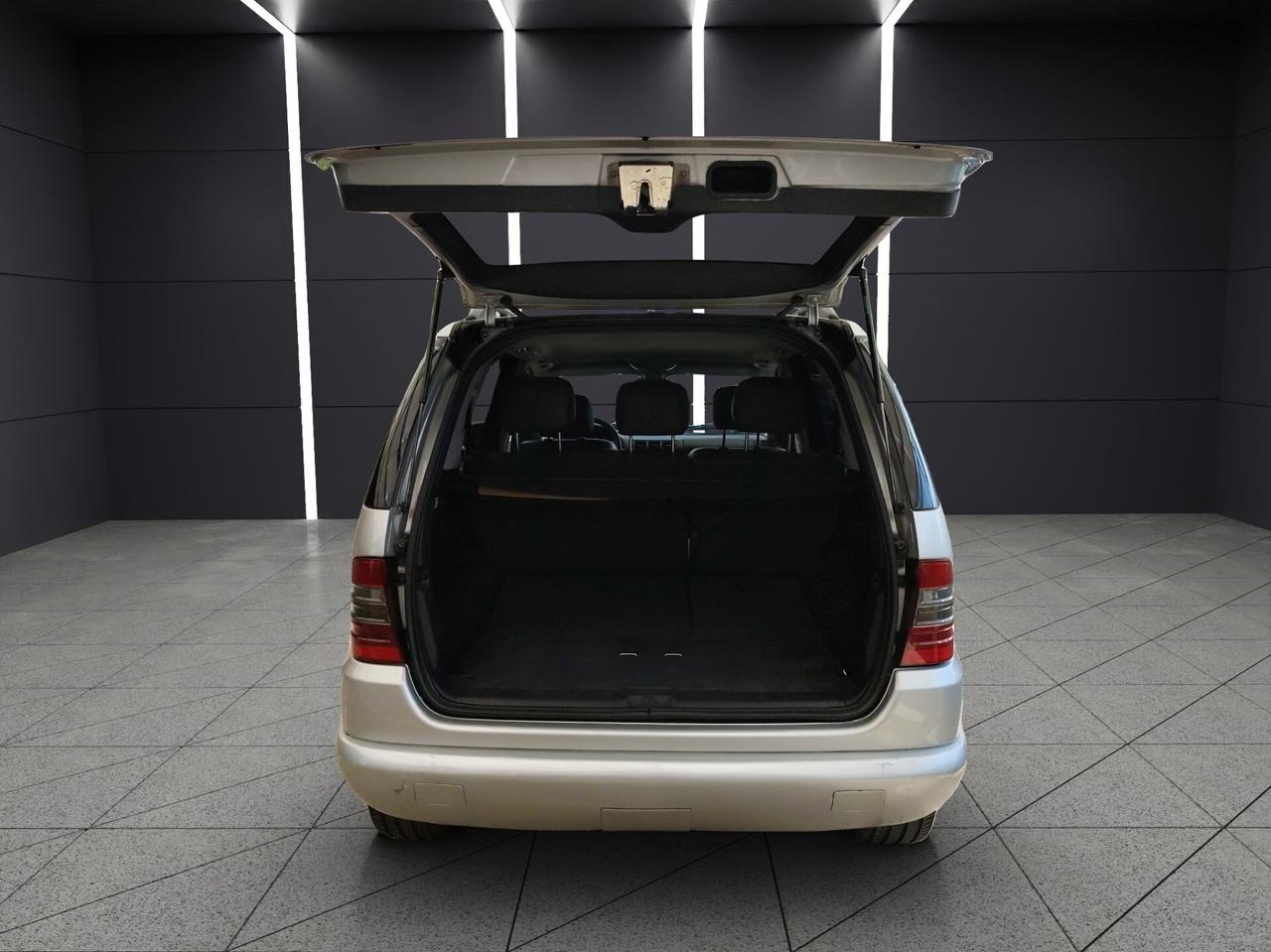 MERCEDES Classe M (W163) ML 270 turbodiesel...