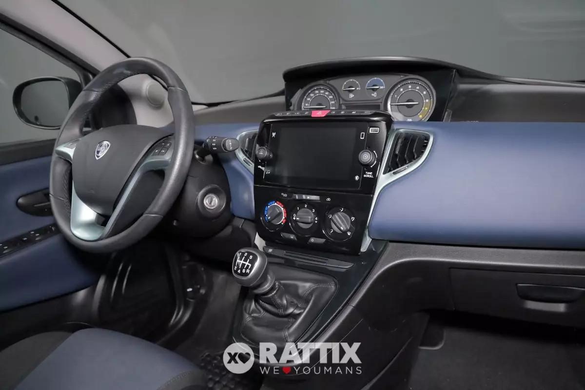 Lancia Ypsilon 1.0 Firefly Hybrid 70CV Platino