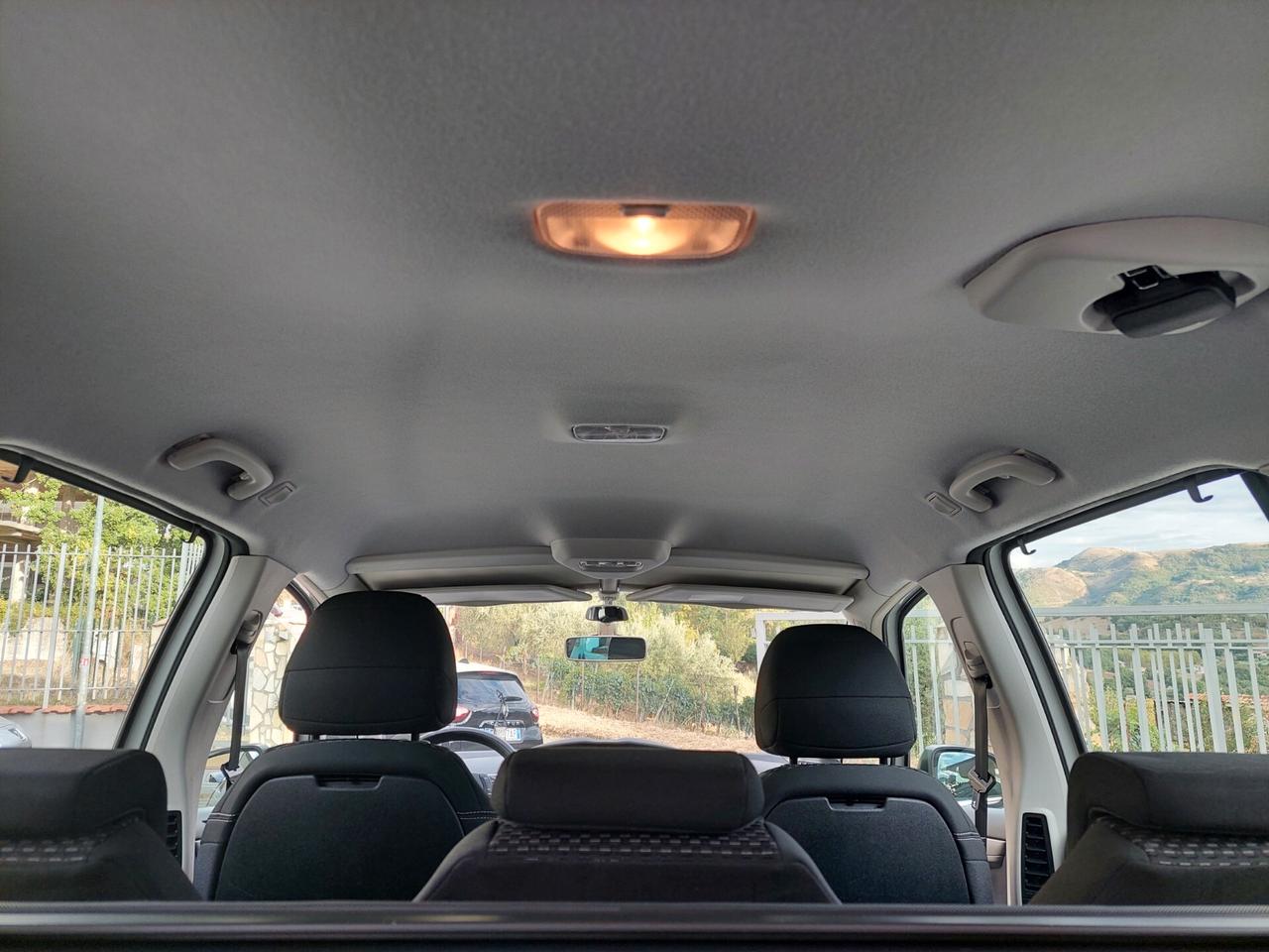 Citroen C4 Grand Picasso 1.6 HDi 110 FAP 7 POSTI