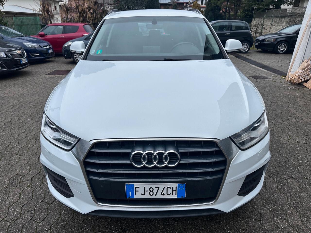 Audi Q3 2.0 TDI 120 CV Business