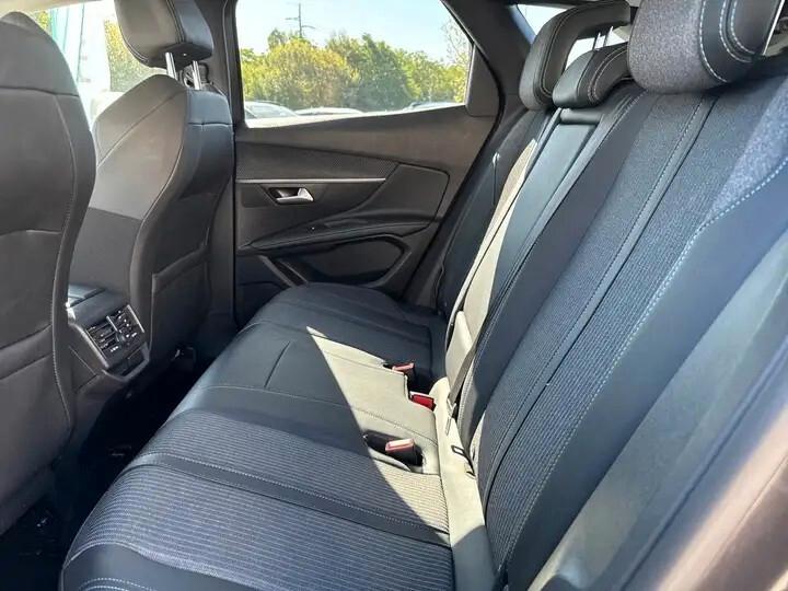 Peugeot 3008 Hybrid 225 e-EAT8 Allure