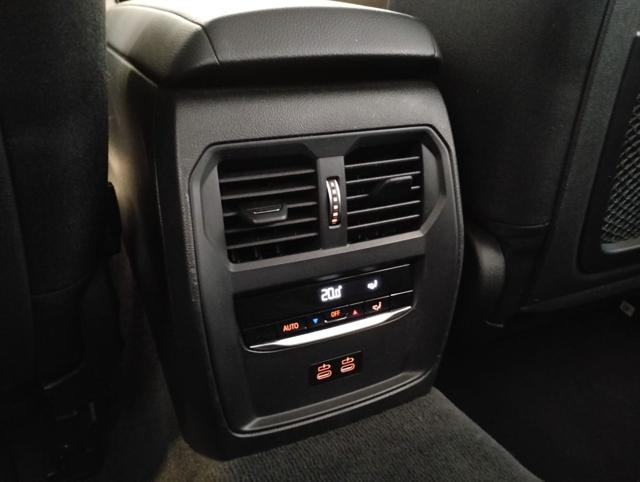 BMW 320 d 48V xDrive Touring Business Advantage
