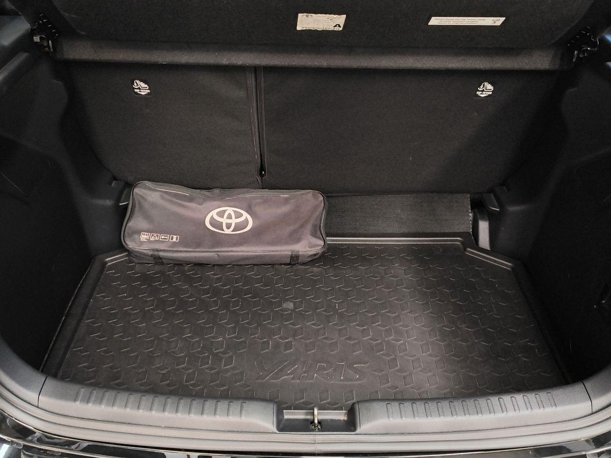 TOYOTA Yaris 4ª serie - Yaris 1.5 Hybrid 5 porte Trend
