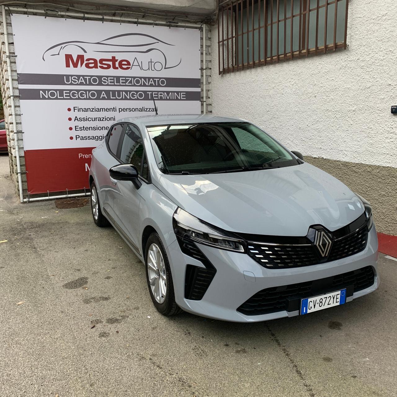 Renault Clio TCe 90 Evolution – 08/2024 | 5.154 km – PARI AL NUOVO