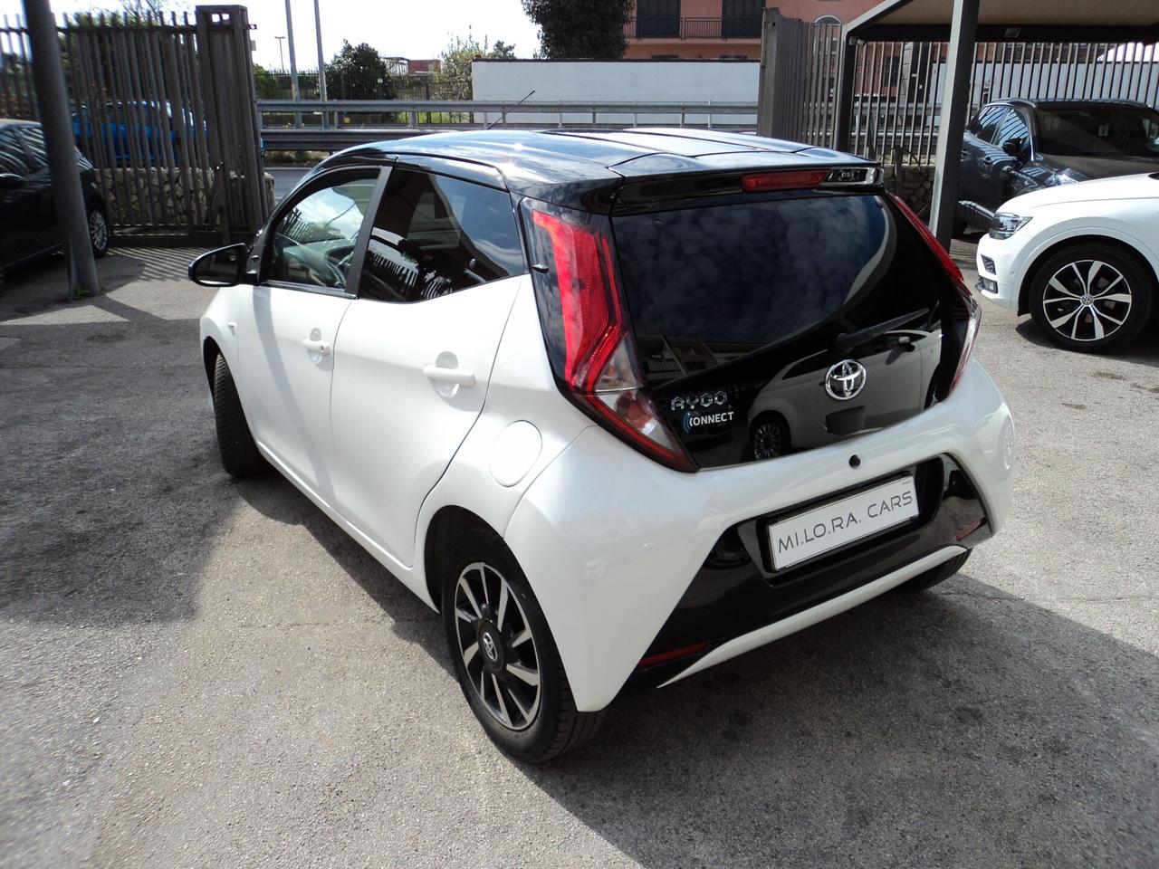 Toyota Aygo Connect 1.0 VVT-i 72 CV 5 porte x-clusiv