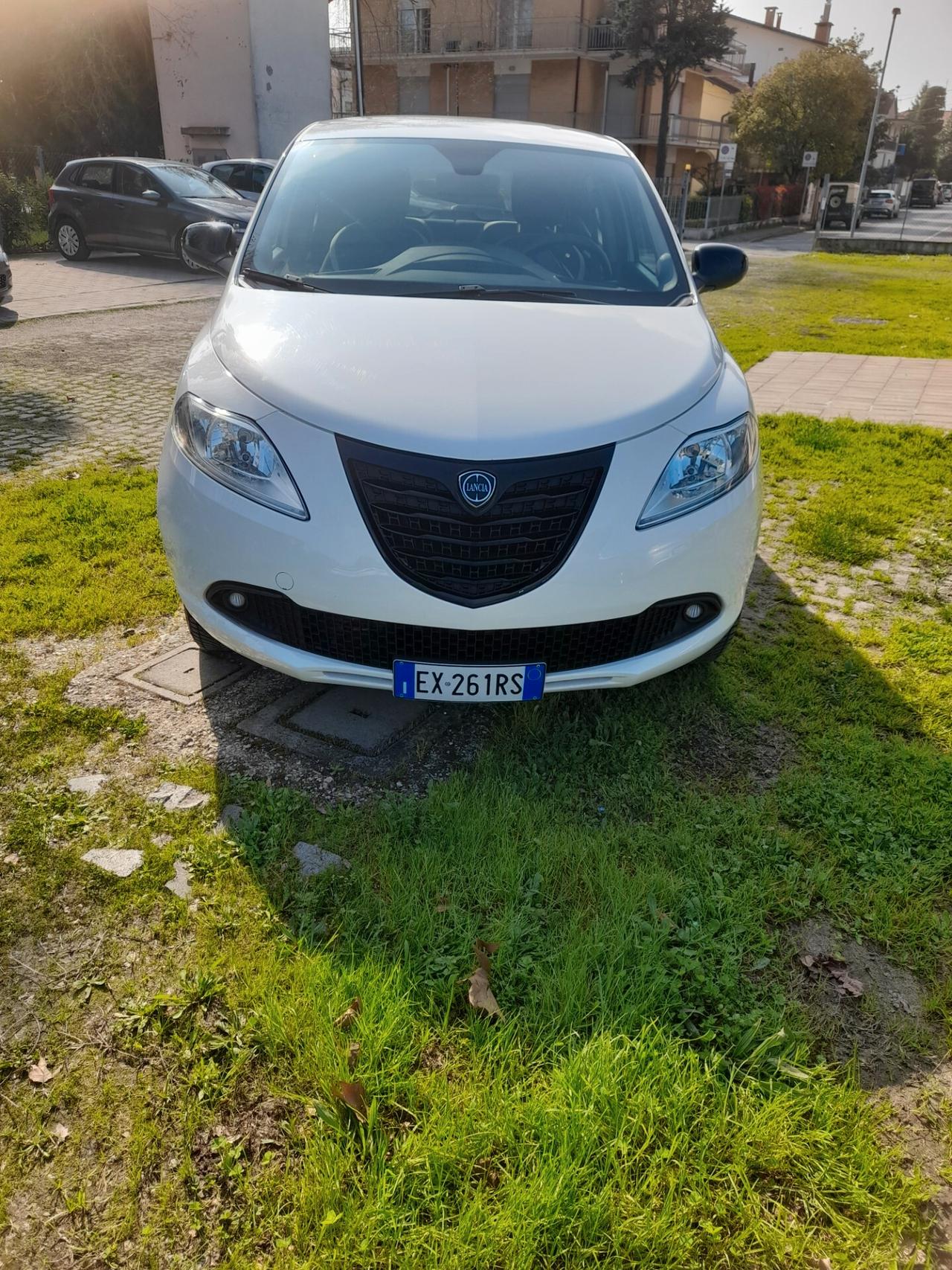 Lancia Ypsilon 0.9 TwinAir 85 CV Metano