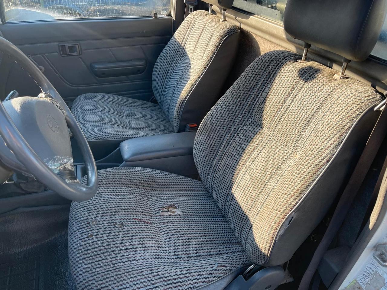 Toyota Hilux 2.4 diesel Pick-up