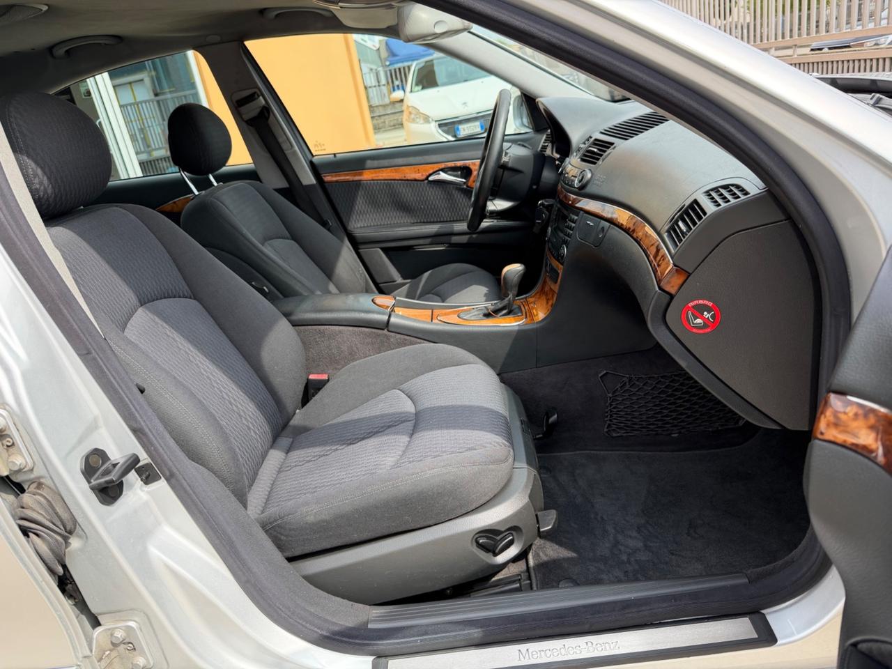 Mercedes-benz E 270 CDI cat Elegance