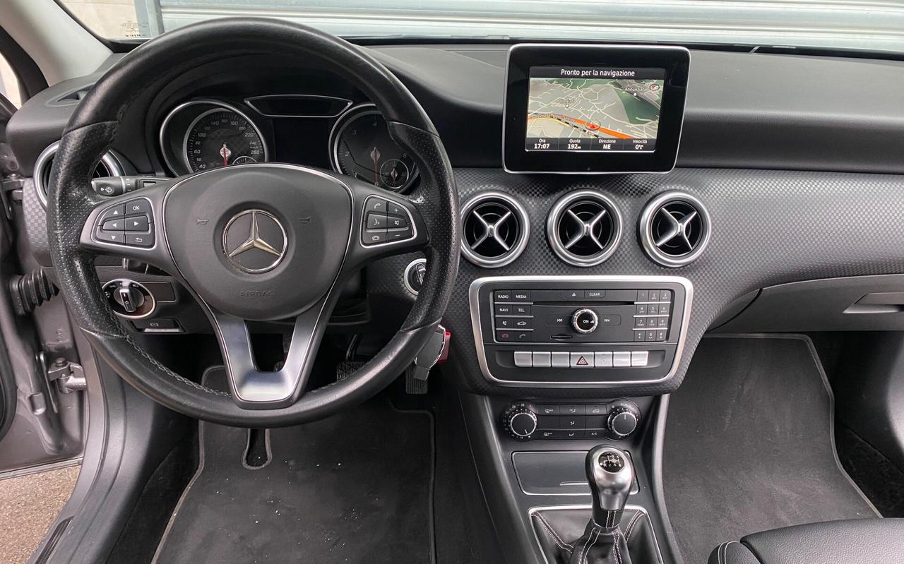 Mercedes-Benz A 180d 1.5 109cv Premium - 2017
