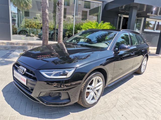 AUDI A4 Avant 40 TDI S tronic TOTAL BLACK