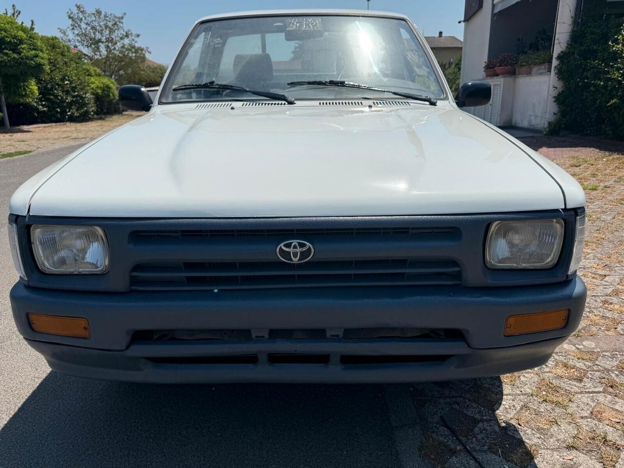 Toyota Hilux 2.4 diesel Pick-up
