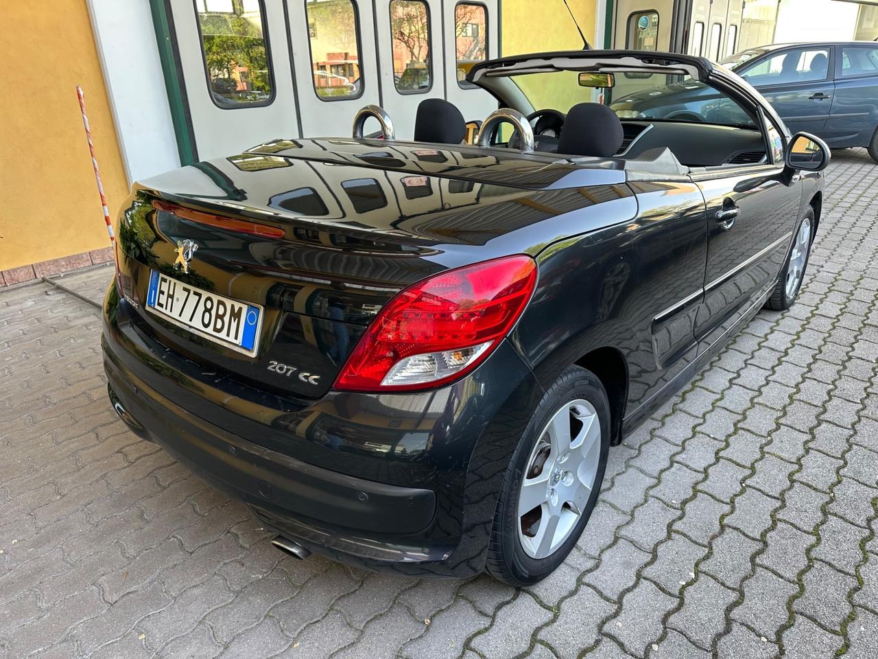 Peugeot 207 1.6 VTi 120CV CC Féline