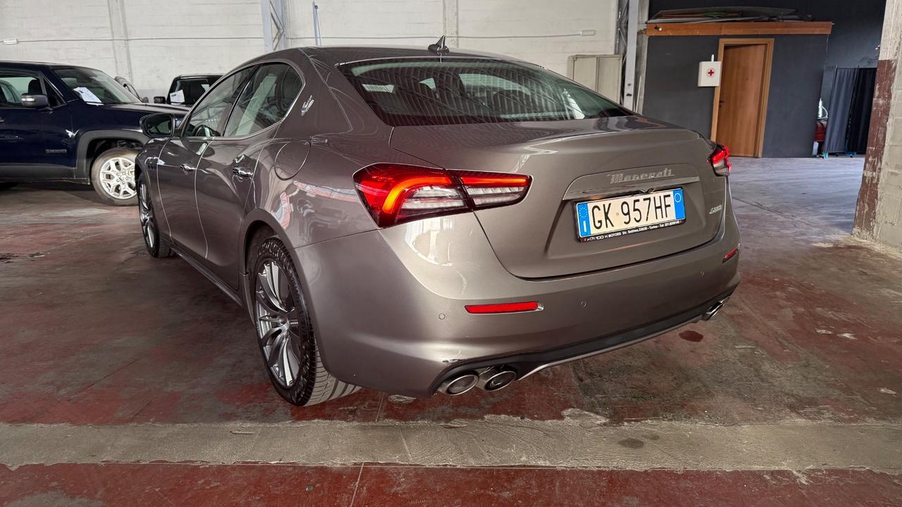 Maserati Ghibli 330 CV MHEV GT