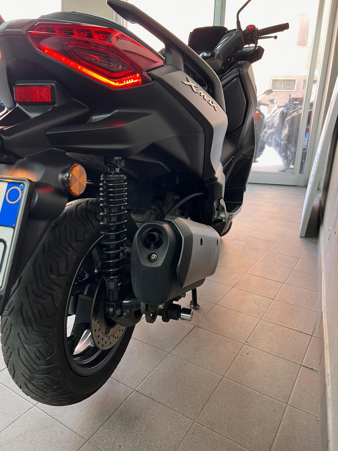 Yamaha X-Max 300 MDNM1 SONIC GREY