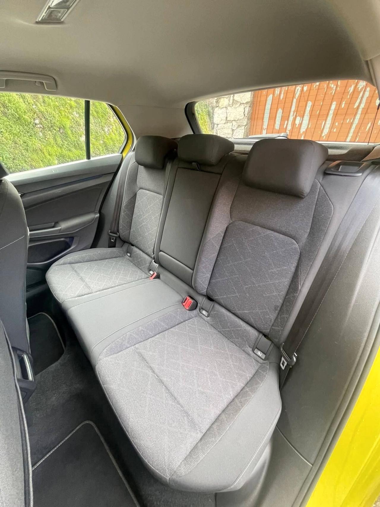 Volkswagen Golf 2.0 TDI 115 CV SCR Life iva esposta