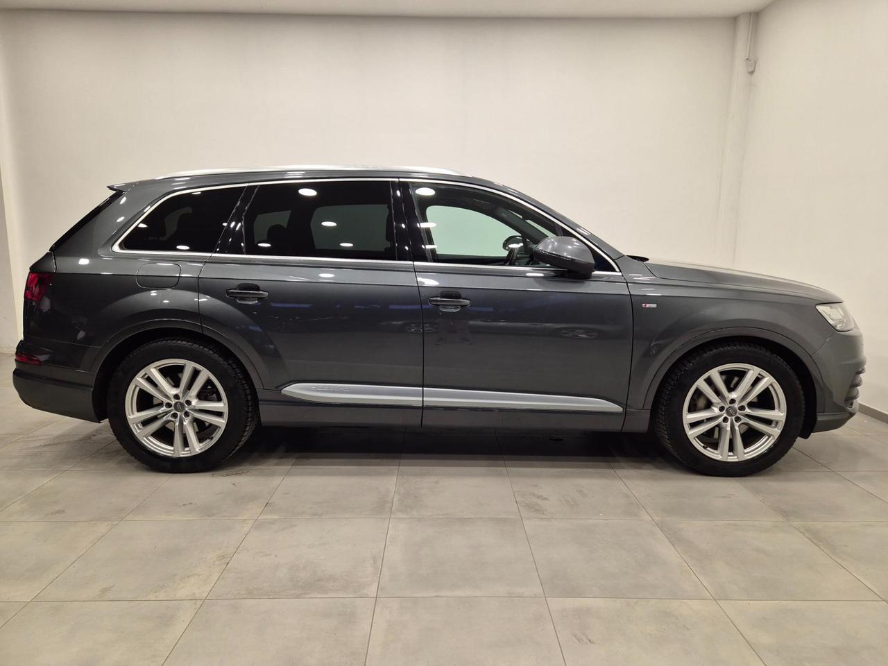 Audi Q7 3.0 tdi S Line quattro tiptronic - Cam - Cruise/Lim - Tetto