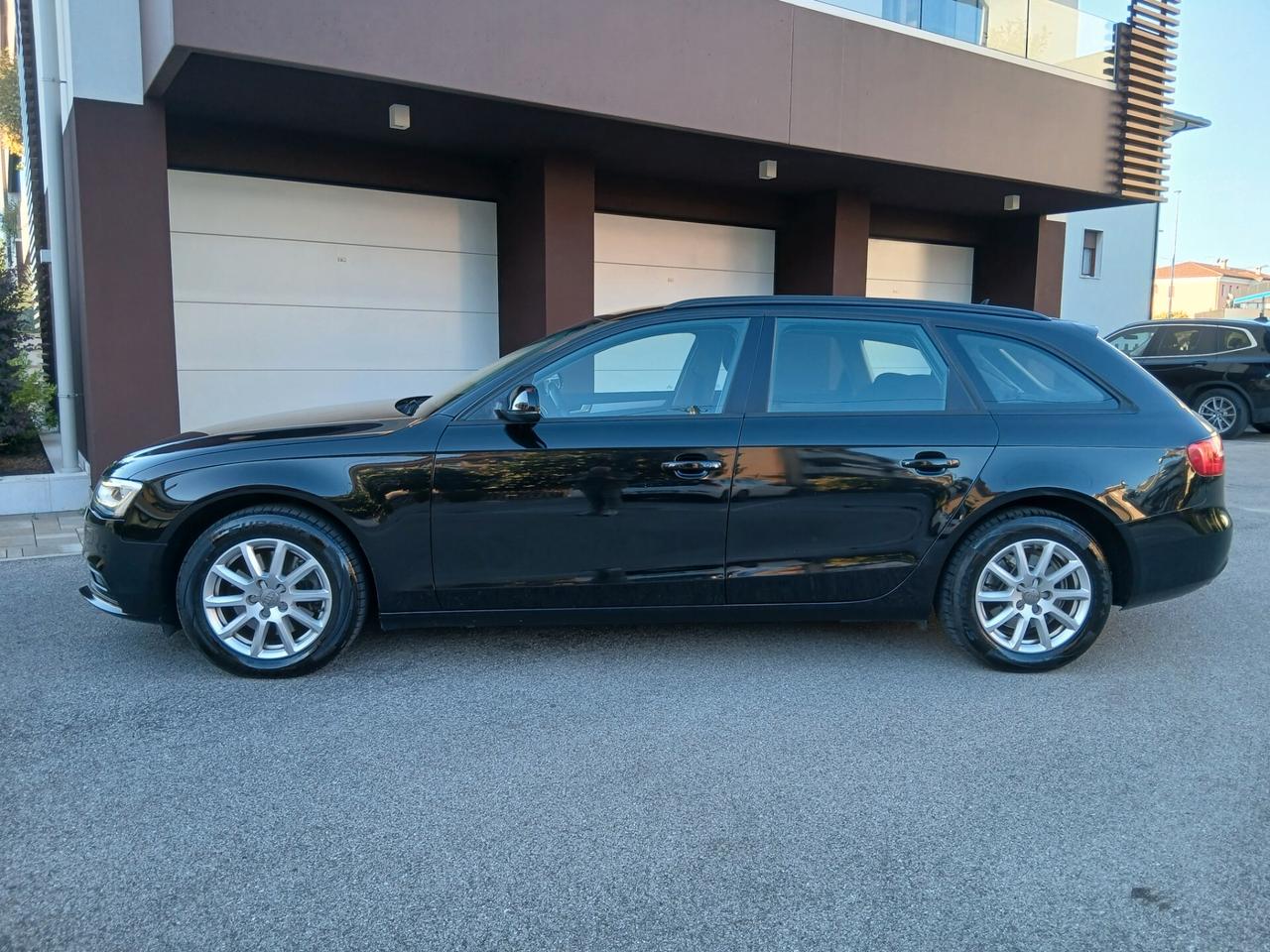Audi A4 2.0 TDI 150 CV ultra S tronic Business tua a € 169 mese