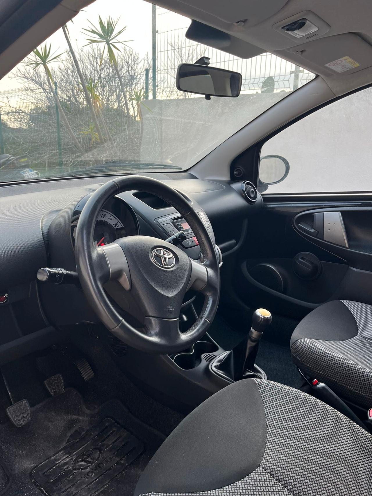 Toyota Aygo 1.0 12V VVT-i 5 porte Active Connect