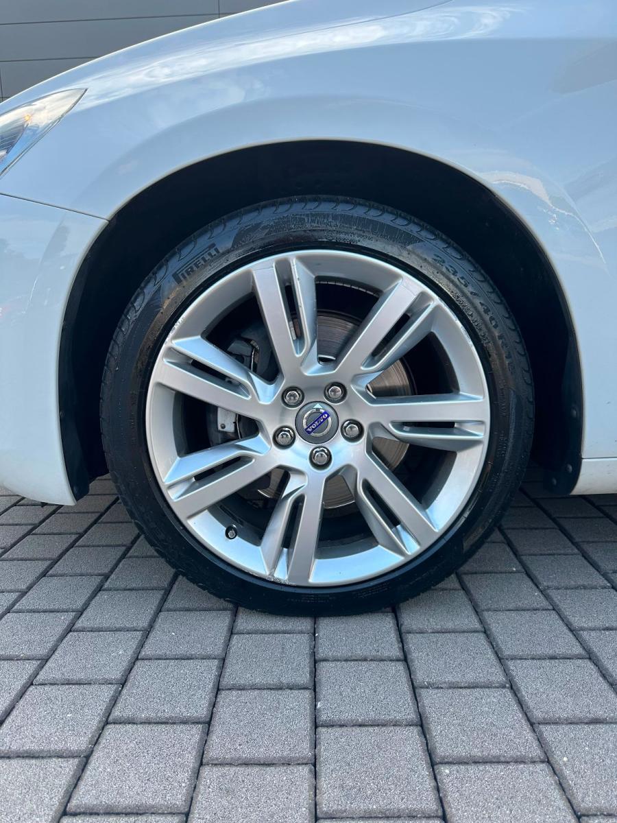 VOLVO - S40 - 2.4 D5 R-design