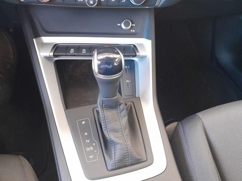 Audi Q3 35 2.0 tdi Business Advanced s-tronic
