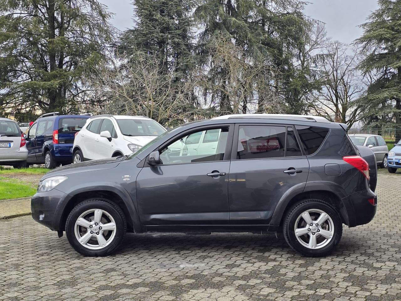 Toyota RAV 4 RAV4 2.2 D-4D 177 CV Luxury