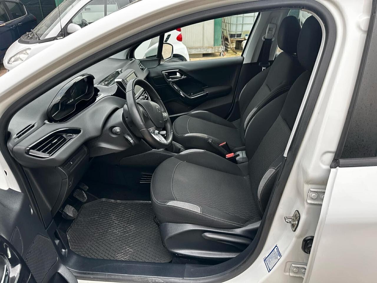 Peugeot 208 benzina 82 cv 5 porte Allure 2016