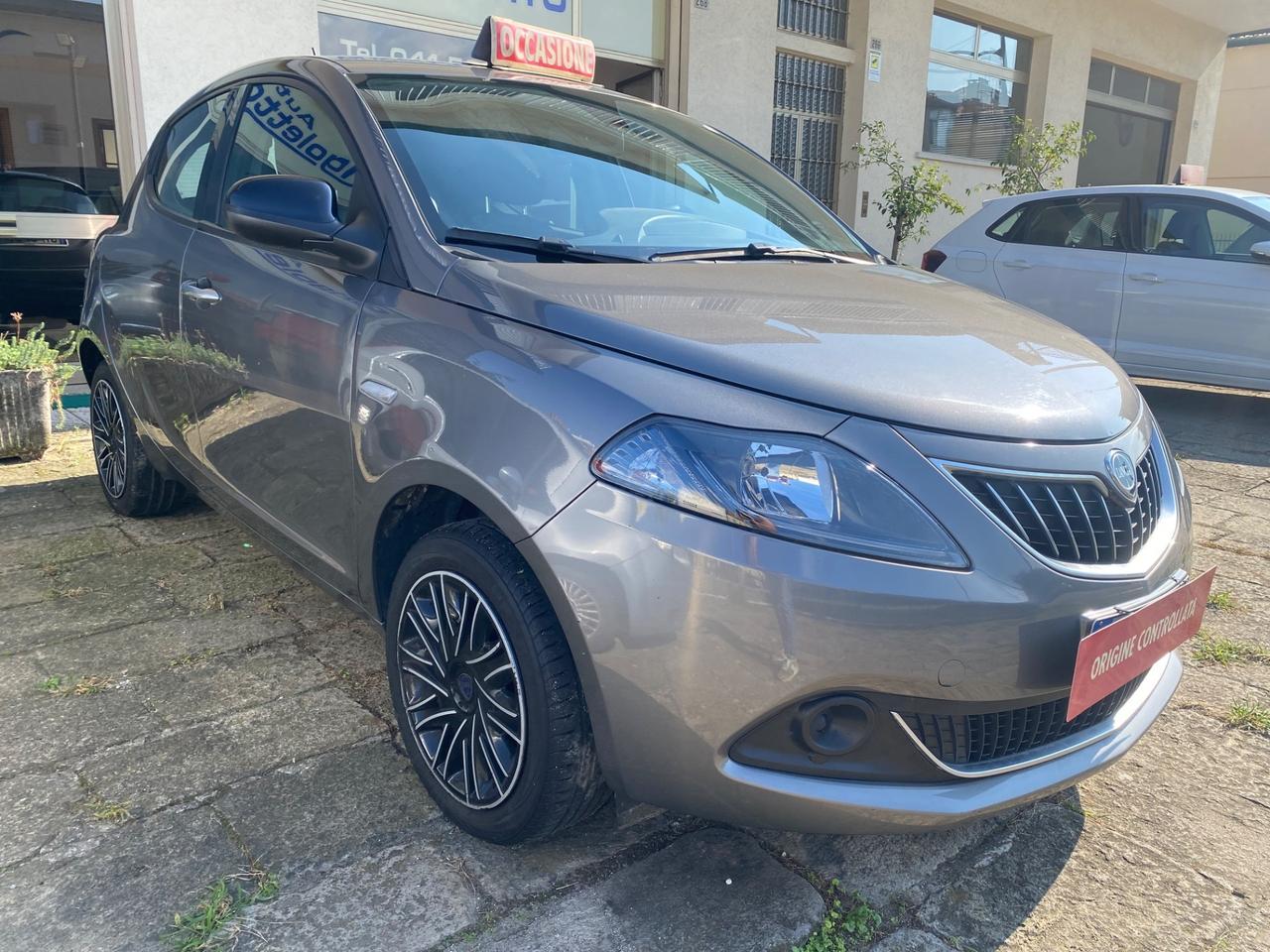 Lancia Ypsilon 1.0 FireFly 5 porte S&S Hybrid Silver Plus