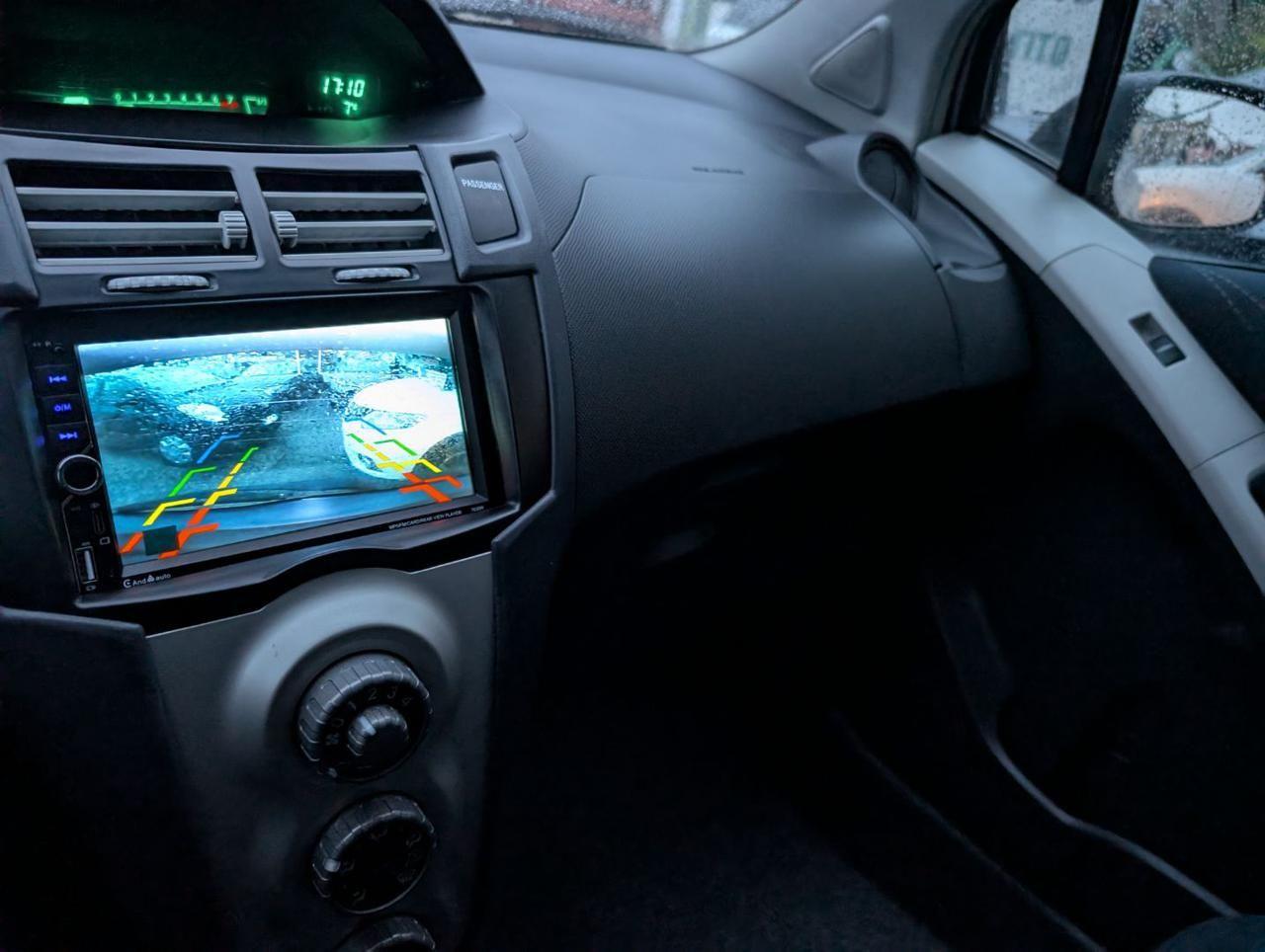 Toyota Yaris 1.3 5 porte Sol