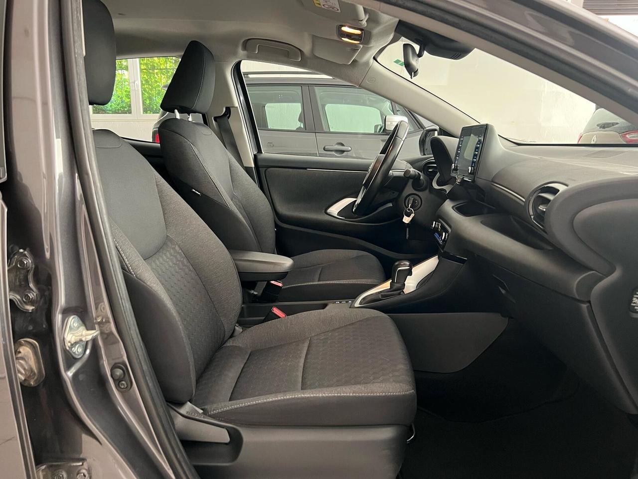 Toyota Yaris 1.5 Hybrid 5 porte Business