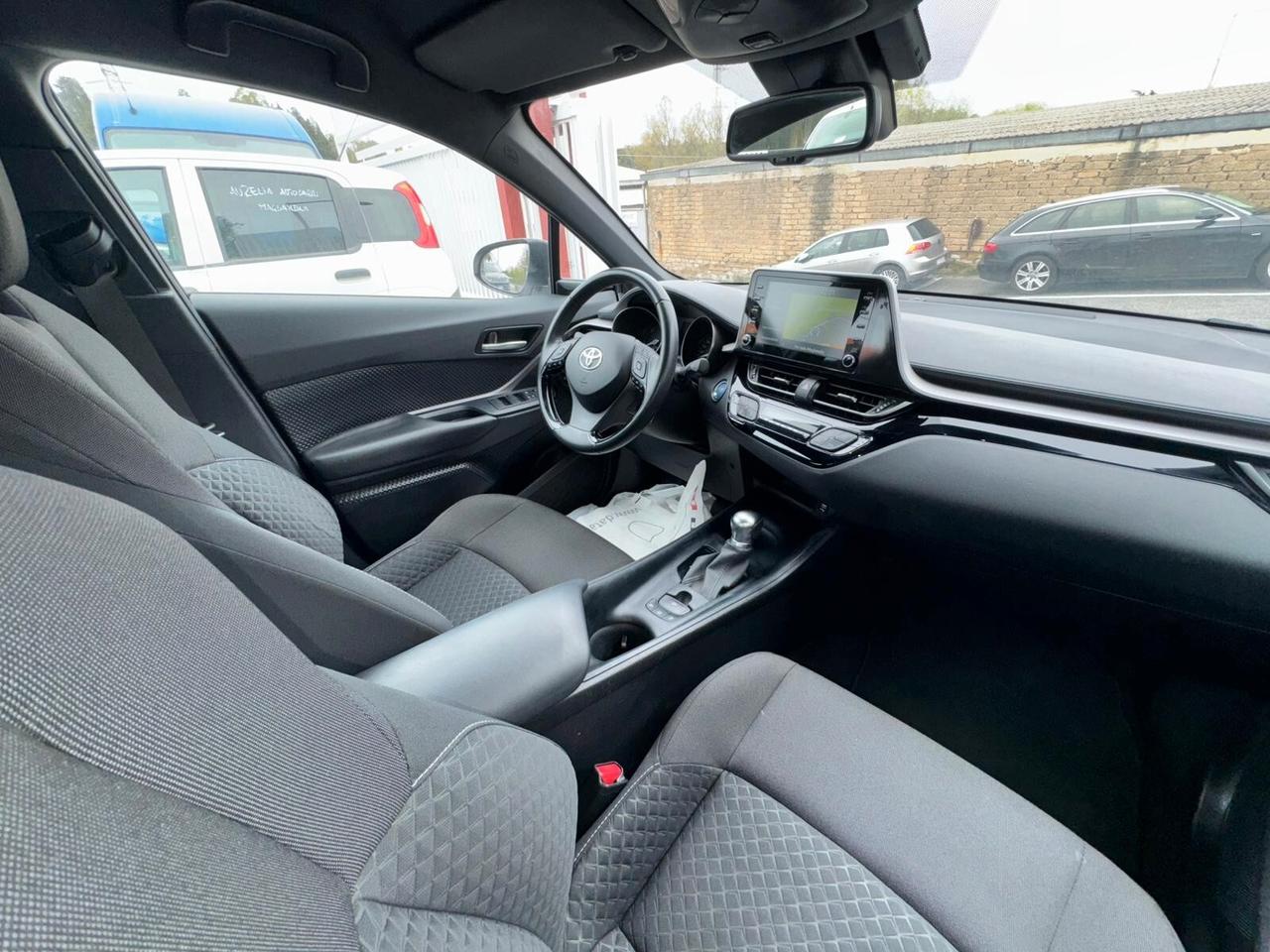 Toyota C-HR 1.8 Hybrid E-CVT Business