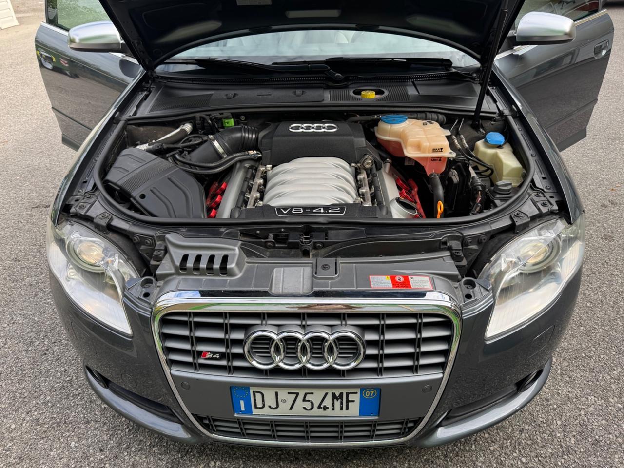 Audi A4 S4 4.2 V8 Avant quattro