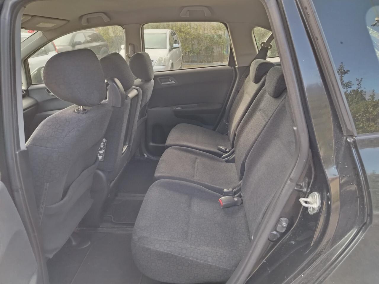 Honda FR-V 2.2 16V i-CTDi Executive