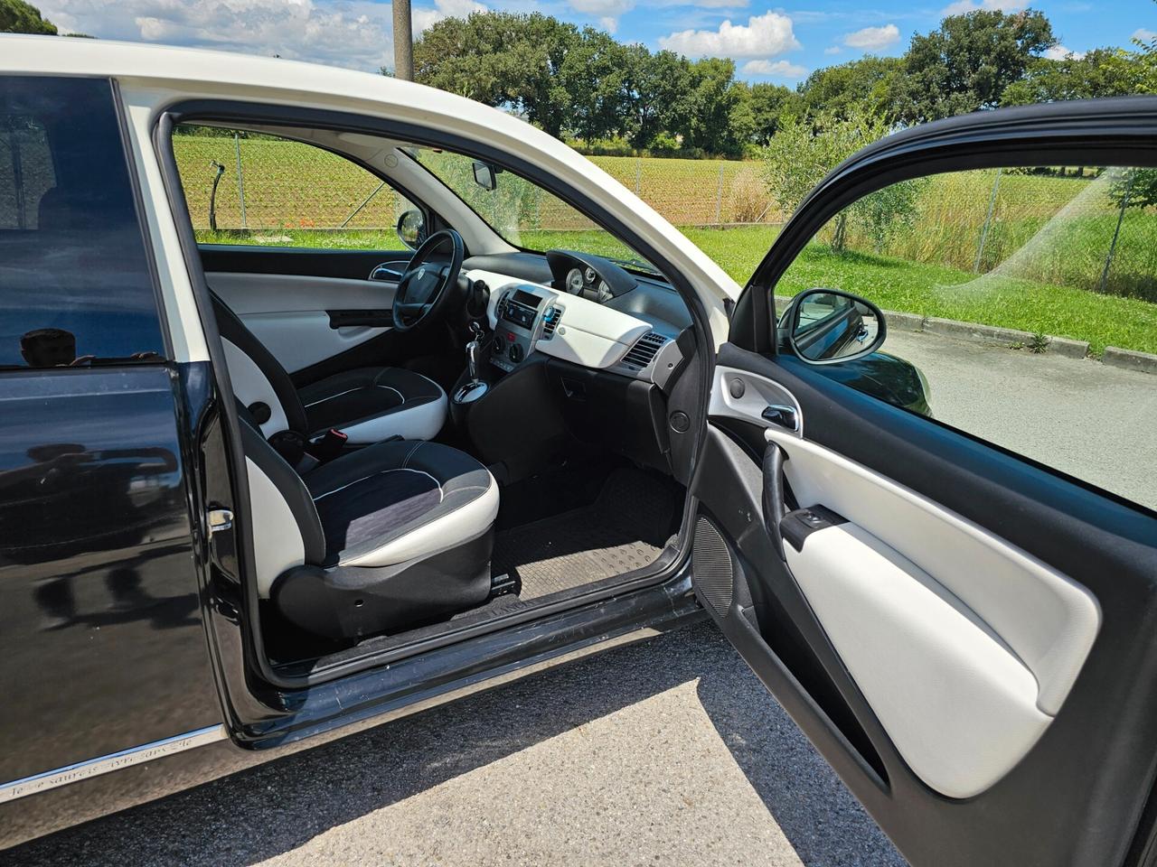 Lancia Ypsilon 1.3 MJT 75 CV Platinum