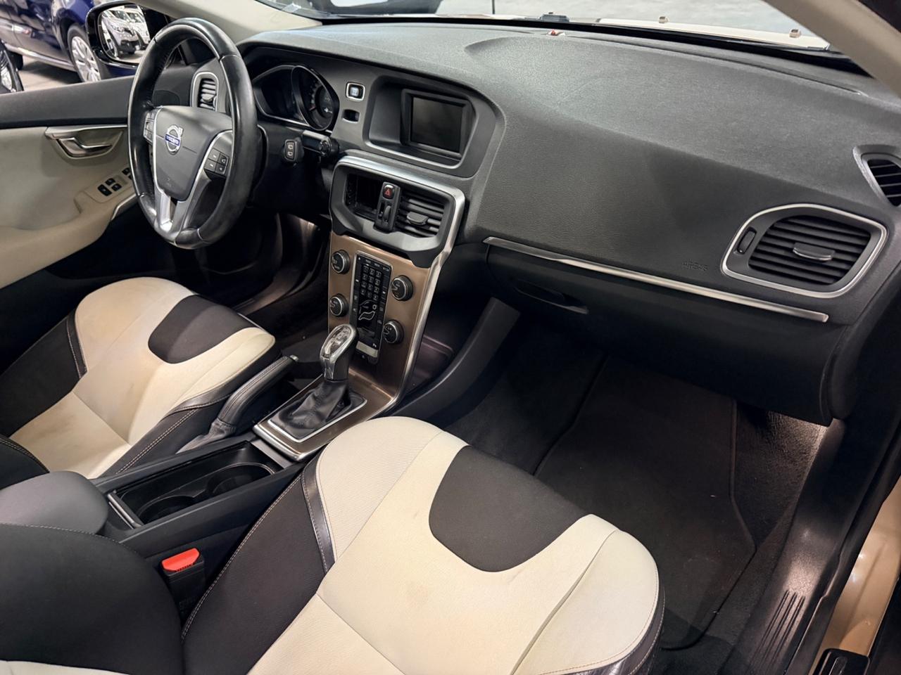 Volvo V40 Cross Country D3 Geartronic Momentum