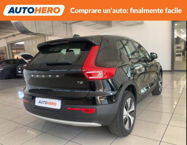 VOLVO XC40 T2 Geartronic Momentum Pro