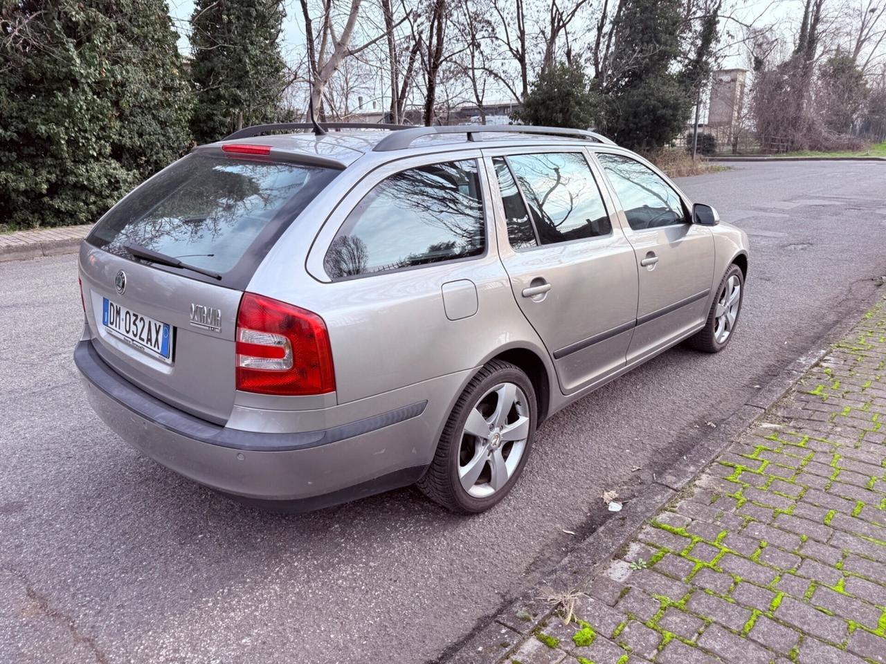 Skoda Octavia 2.0TDI- UNICO PROPRIETARIOOOO!!