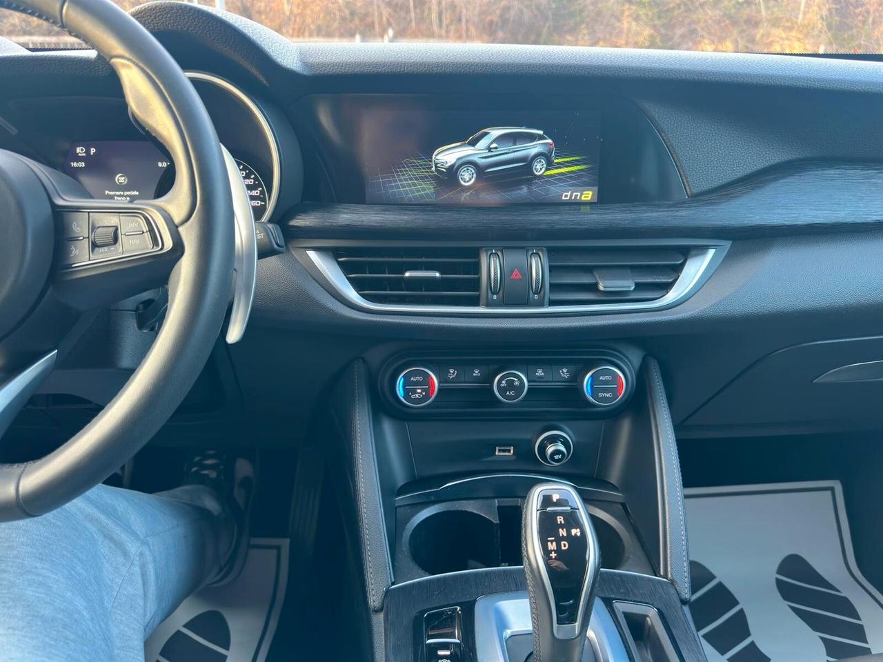 Alfa Romeo Stelvio 2.2 Turbodiesel 160 CV AT8 RWD Business