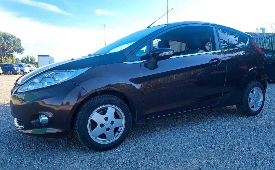 Ford Fiesta 1.4 3 porte Bz.- GPL Titanium