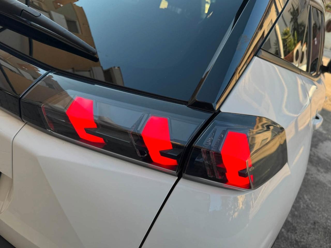 PEUGEPT 2008 1.5 HDI 110 CV. E6 ALLURE PAK PERFETTA
